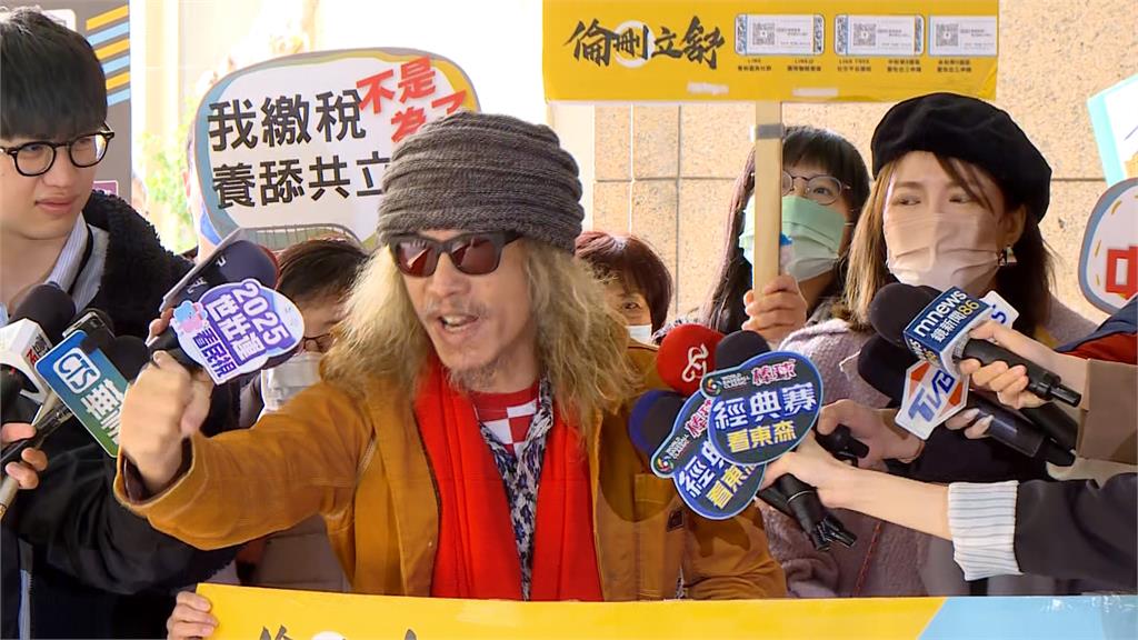 藍委林德福送選民「傅崐萁修容組」? 朱頭皮:出來解釋