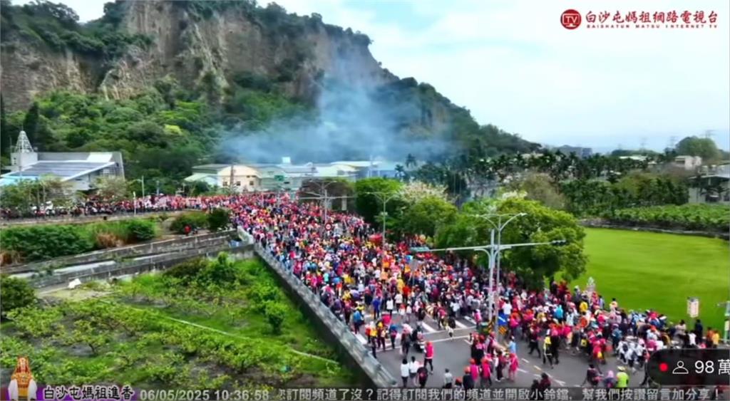 馬文君才開戰人民「白沙屯首度進南投」!在地人曬「200年初見1幕」哭了:很美