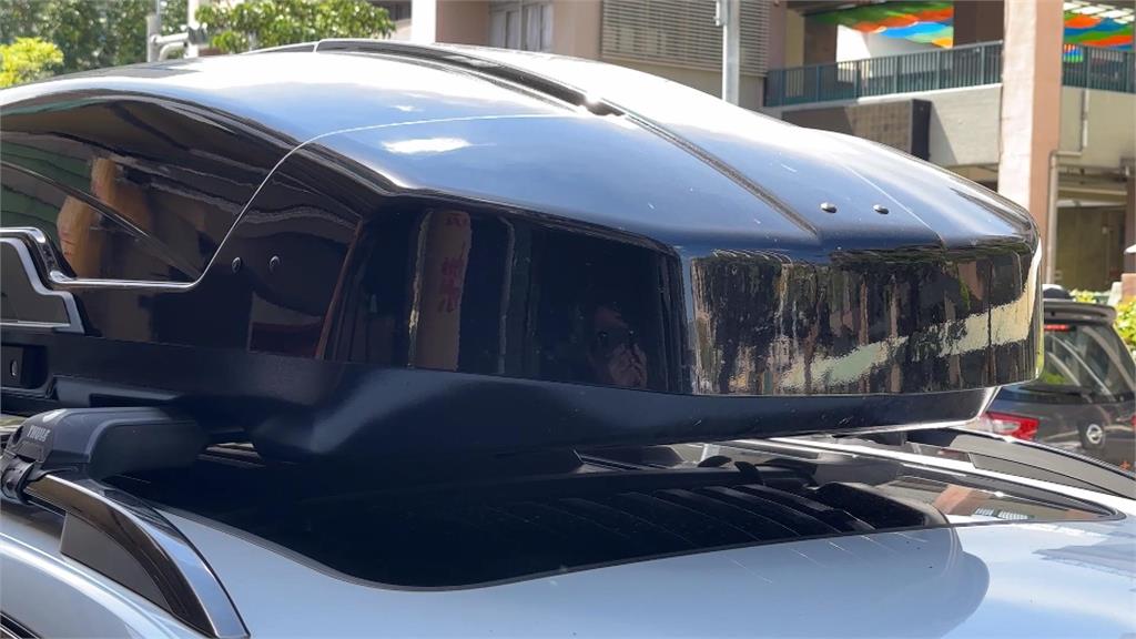 國道前車「這東西」解體噴飛 砸後車幸無釀嚴重事故