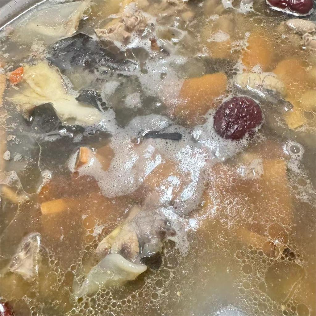 新竹餐廳3菜1湯秒噴4千!他嘆「工程師之城好騙」遭店家公布菜色打臉