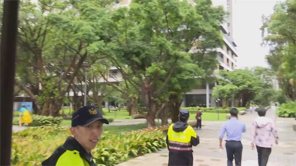快新聞／抗議蔣萬安！前藍營青年軍現身「秒遭警驅離」　怒轟市政一蹋糊塗