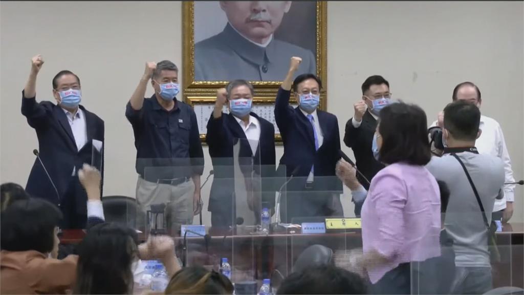 朱立倫臉書發文談戰鬥精神　與江啟臣角力拉攏「戰鬥藍」