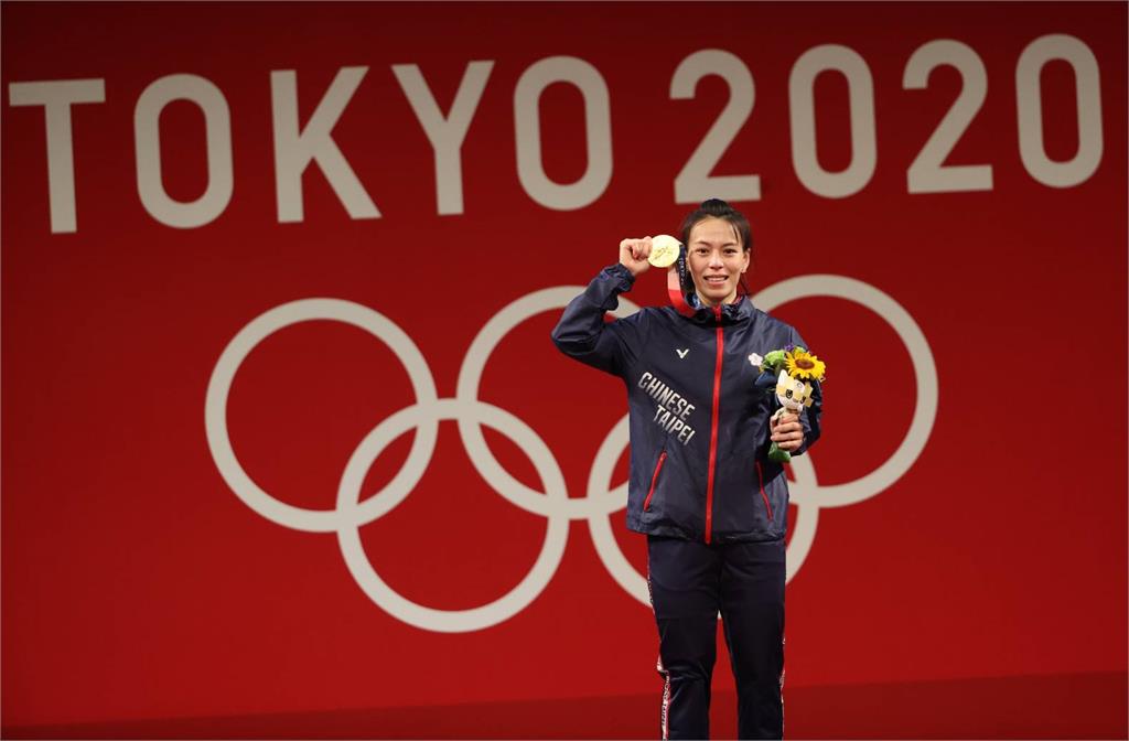 25年前《親戚不計較》神預言台灣未來!網挖「這句100%命中」嚇爛:台版辛普森