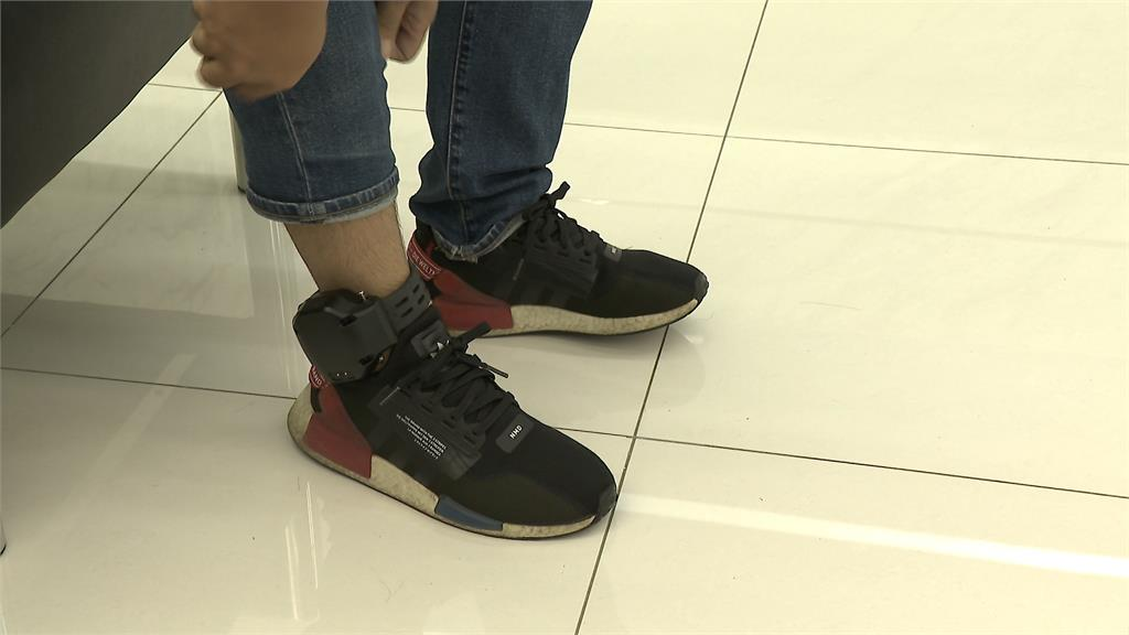 柯文哲出庭「手機響」遭法官怒瞪！急接喊「審判長在盯我」來電人大咖身分曝