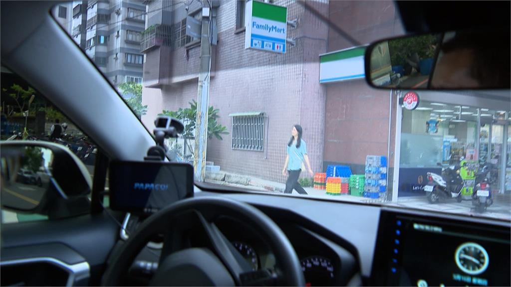 A柱死角常釀禍! 引擎蓋裝「第三隻眼」確保視野完整