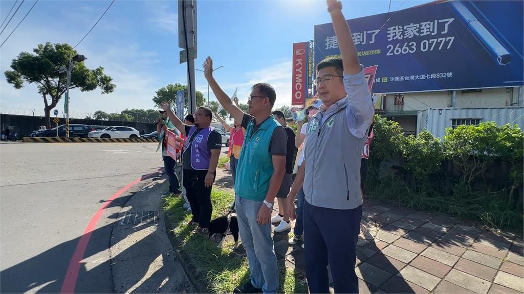 全台中罷團連線! 站路口宣傳823同意罷免