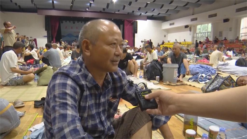 ㄒ襲粵！樹倒路淹、上百航班取消　週二將撲越南東北部
