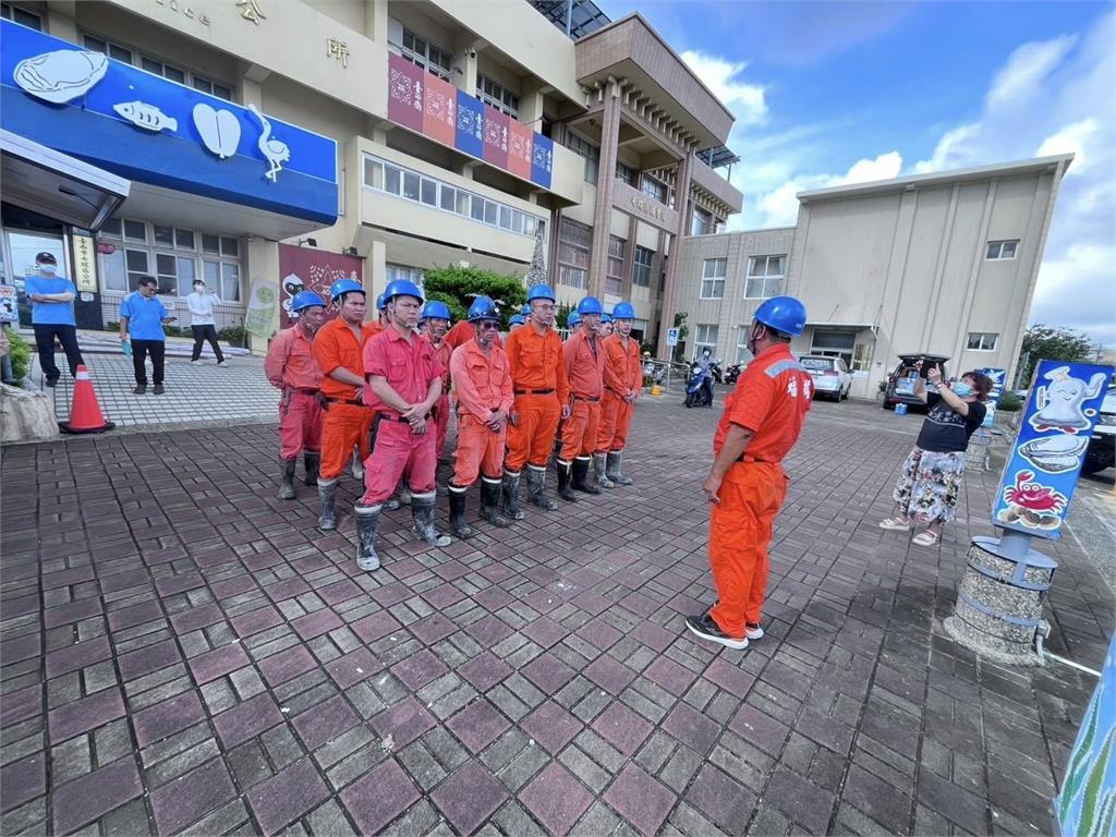 拋磚引玉!白冰冰力讚工程董事長劉亦亮熱心助災