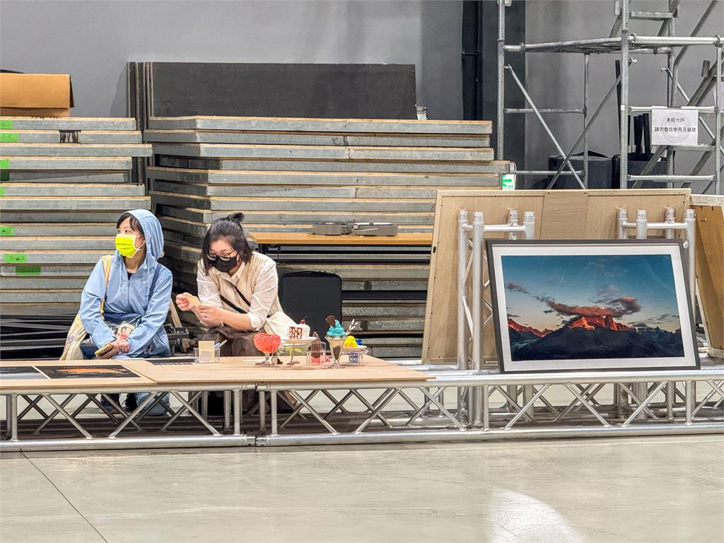 世新大學圖傳系畢展「年筋人」進行中　5作品入圍設計競賽