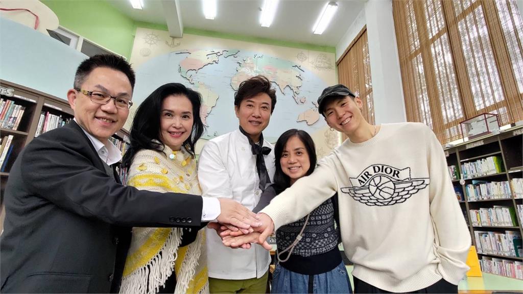 天母國中校園講座邀請陳鴻 幽默話語讓國中生好嗨
