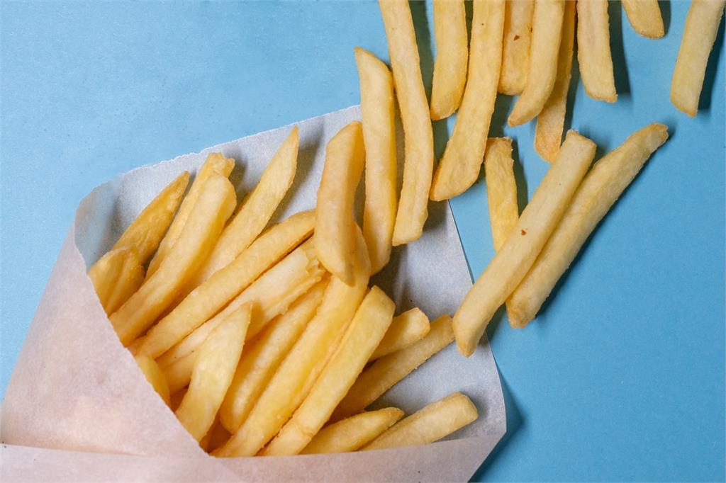 日本掀「超天才薯條吃法」熱潮　台網友一看傻眼：就是搖搖薯條啊！