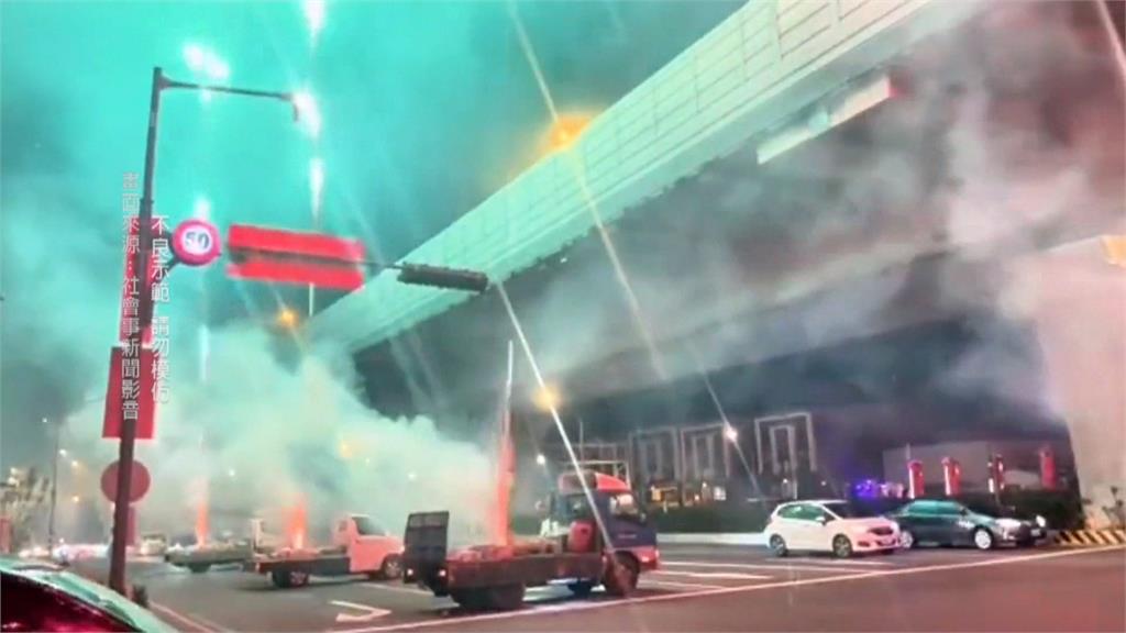 砲車煙火炸裂? 台中宮廟活動小貨車疑路邊燃放爆竹