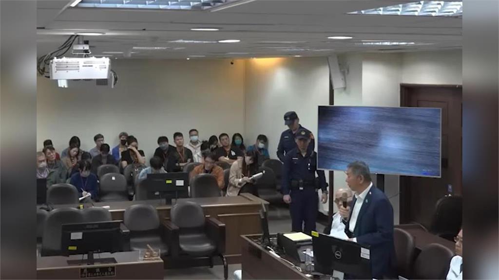 柯文哲今二審「恐罪加一等」？首開庭先迎戰「政治獻金案」黃國昌登記旁聽
