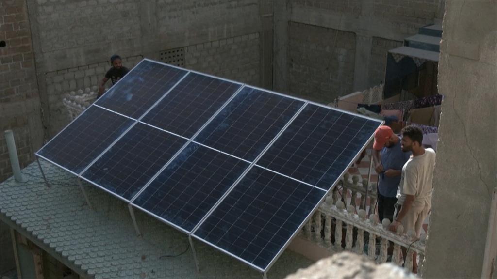 熱浪來襲! 巴基斯坦用電量暴增 民眾搶買「太陽能板」省電費
