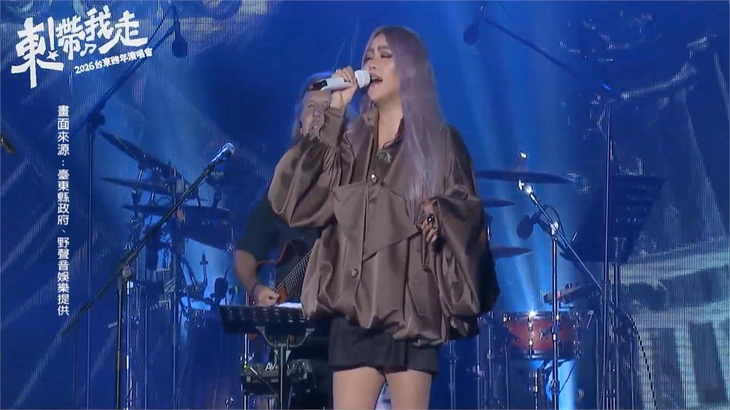 張惠妹合體A-Lin嗨唱台東　現場湧10萬歌迷