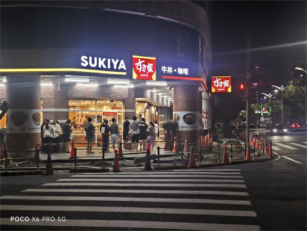 高雄「第一間」連鎖日料店凌晨兩點還在排!北部人驚:以為沒人要吃