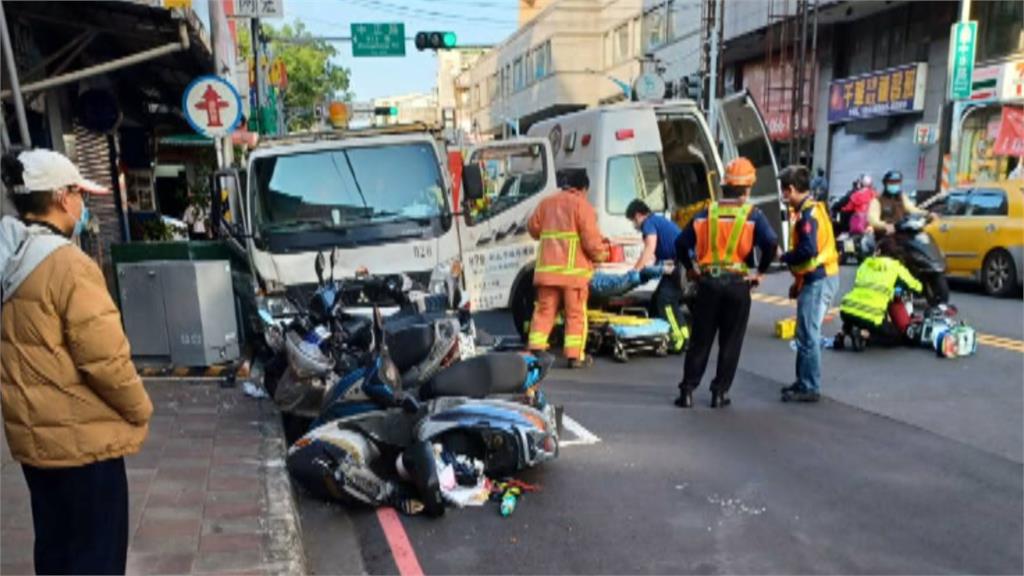 資收車駕駛突昏迷連撞7機車　送醫宣告不治