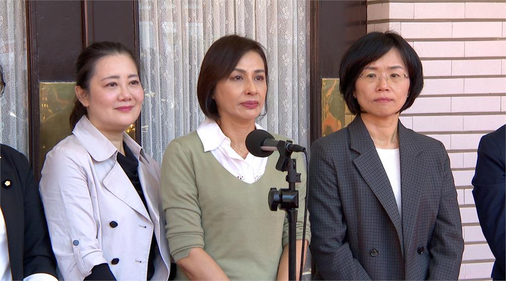 選罷法全武行! 林月琴遭踹、王美惠手腕濺血