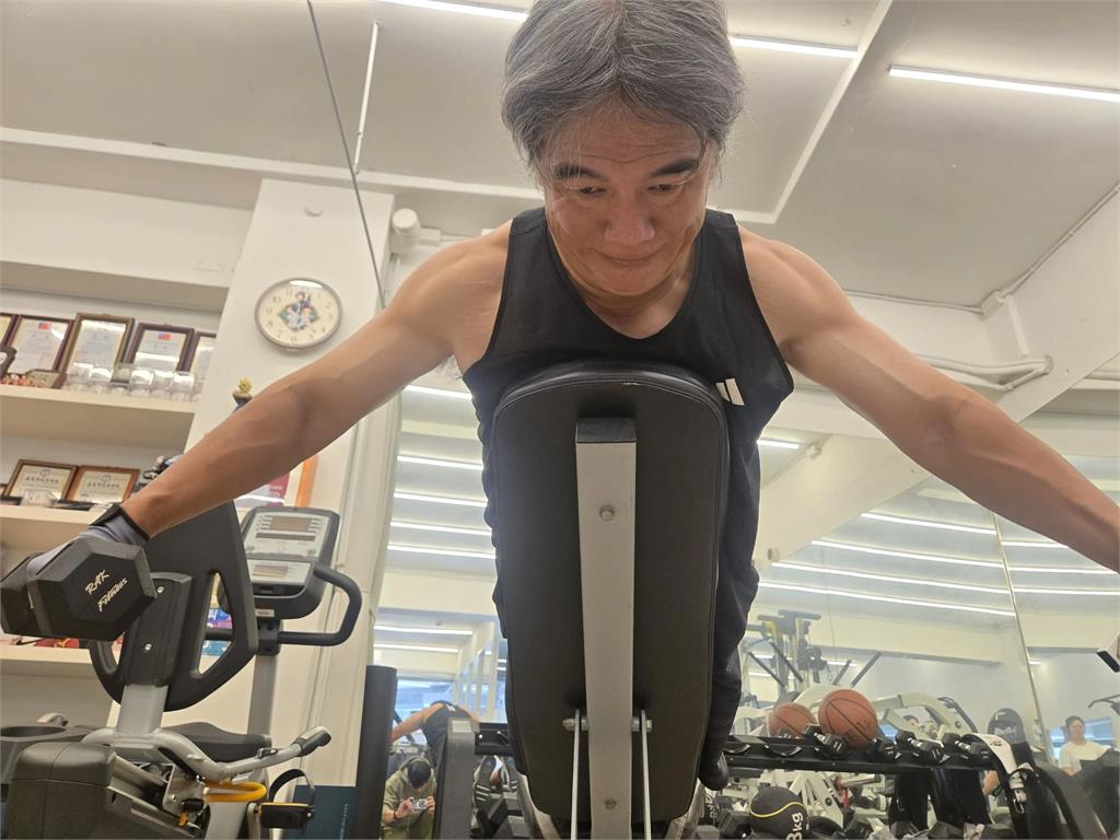 57歲王必勝消風16kg判若兩人！日本嗨玩「突自爆中鏢」點名羅一鈞、莊人祥急呼籲