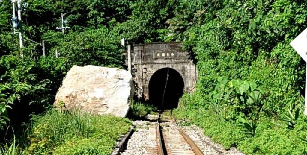 快新聞/台鐵和仁=崇德「搶通1天」今晨遭巨石砸斷鋼軌 急改單線雙向行車