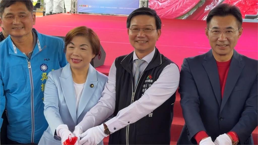 台中東勢新丁粄節登場　藍綠選將同場搶攻客家票