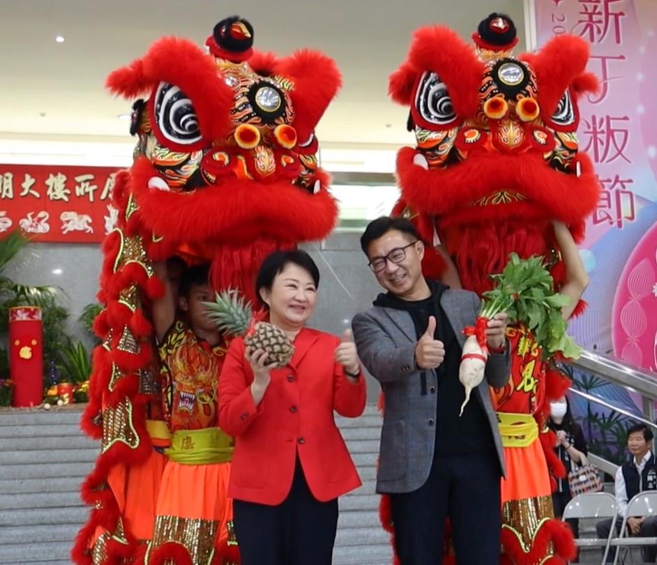 台中市政府新春團拜 林仁德拱盧秀燕卸任後「選總統」