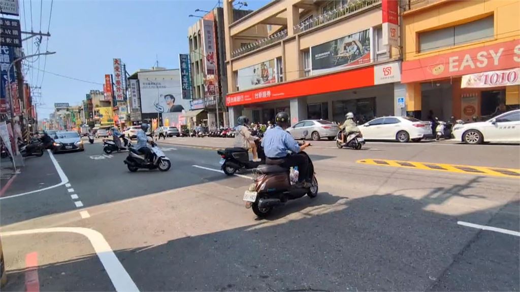 高雄鳳山死亡車禍！　77歲男騎車遭小貨車撞上送醫不治