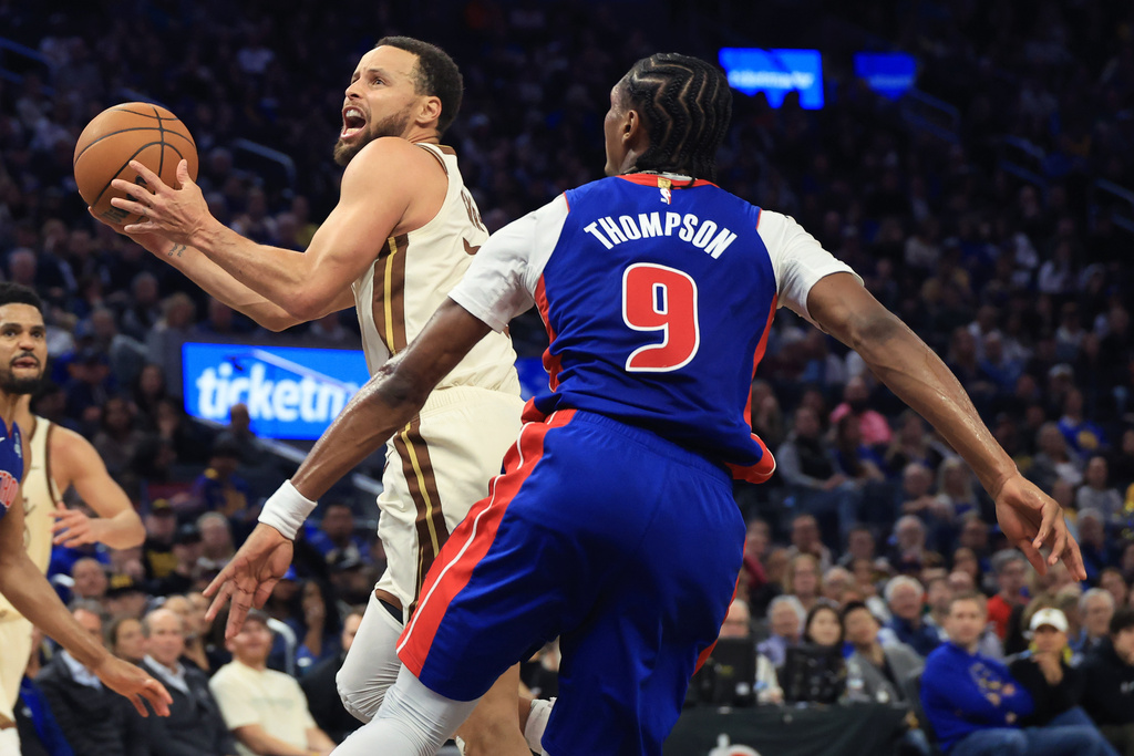 NBA(影)／「咖哩大神」柯瑞膝蓋不適提前傷退！勇士主帥柯爾曝傷勢