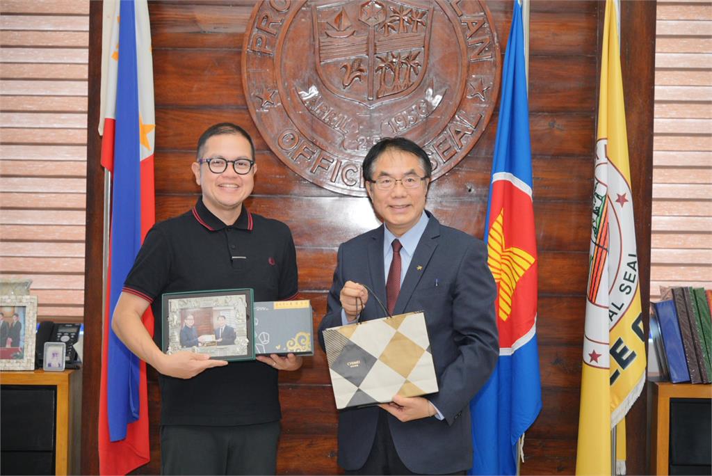 城市外交拚出亮點！黃偉哲訪阿克蘭賀70週年省慶