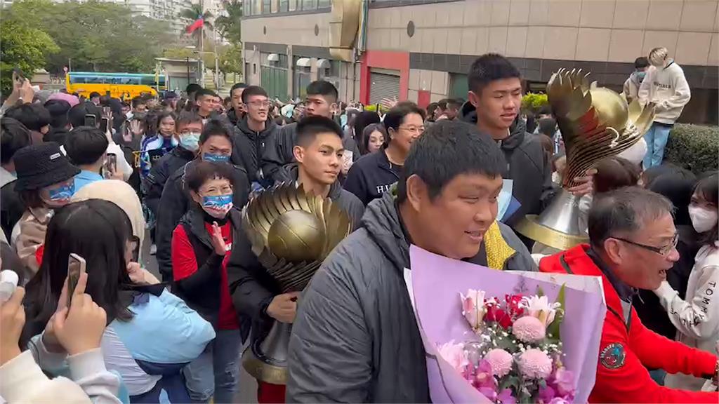光復高中完成HBL二連霸 市府將發放雞排慶祝