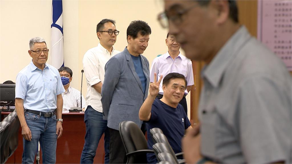 陳揮文主持19年廣播節目收攤 喊:被離職