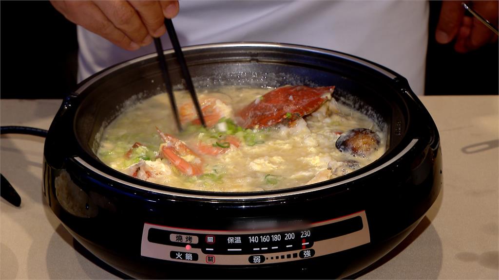 酸菜白肉鍋　酸白菜酸香平衡肥美白肉更清爽