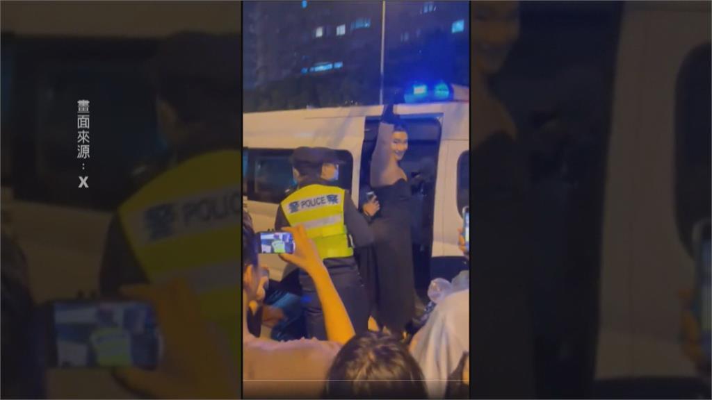 佛祖、川普被警察追著跑... 全城戒備!上海萬聖節「嚴禁裝扮」