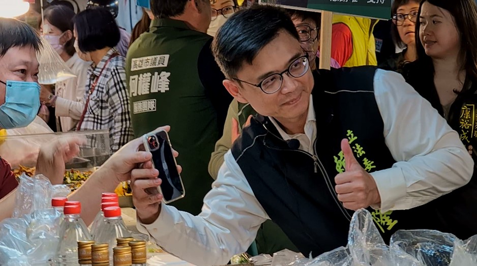 最新高雄市長初選對比民調「邱議瑩奪第一」 林岱樺：高雄藍支持度8%連路人都不信