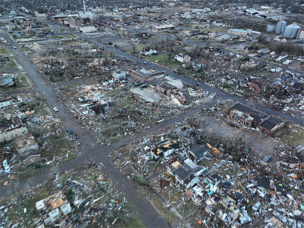 亞馬遜倉庫遭龍捲風侵襲摧毀釀6死 員工怒喊廢手機禁令:否則離職!