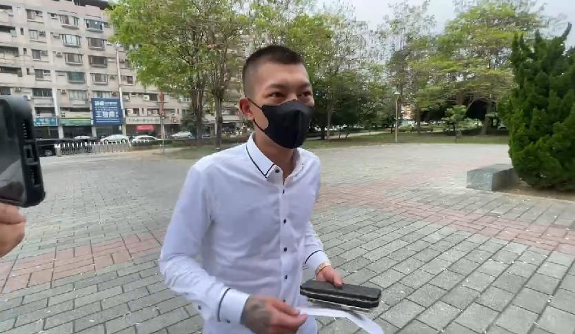快新聞/遭抹黑「射後不理」不忍了!鳳梨怒告馮語婷 狠嗆:一定告死她