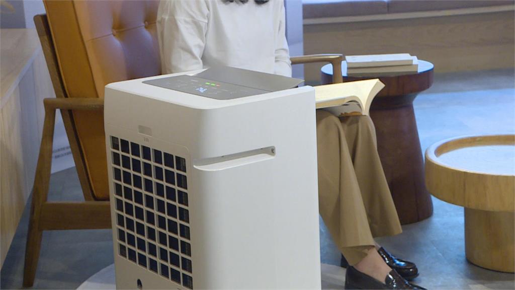 他把除濕機水煮沸泡茶喝「下場超慘」!鄉民讚「勇者」笑回:裡面全是生物膜…