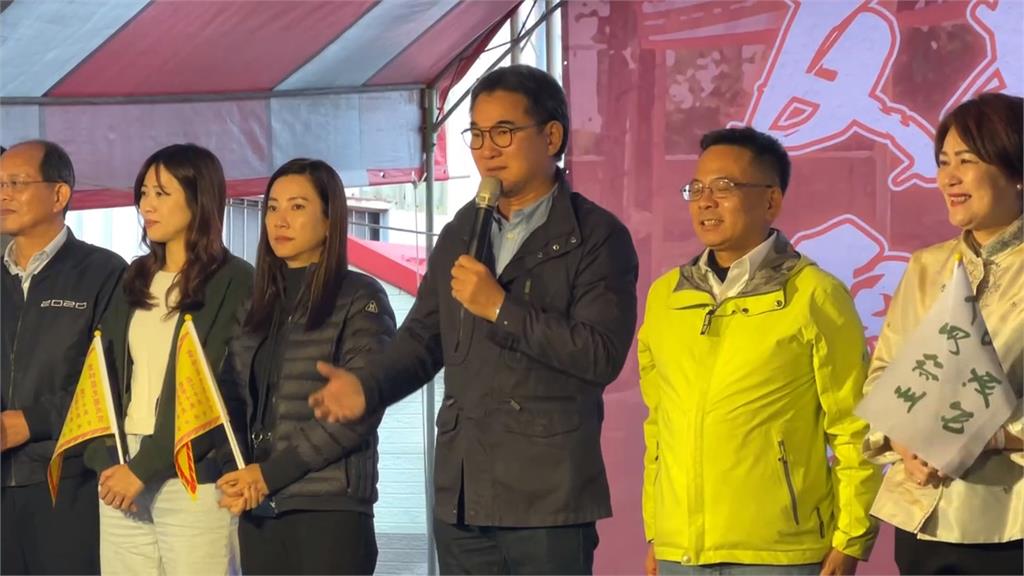 王義川台上高歌動員鄉親 盼雲林成功罷免丁學忠
