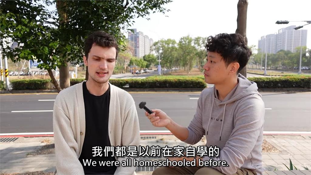 瑞士男在台灣長大「卻沒上小學國中」 自曝:我都看哆啦A夢學中文