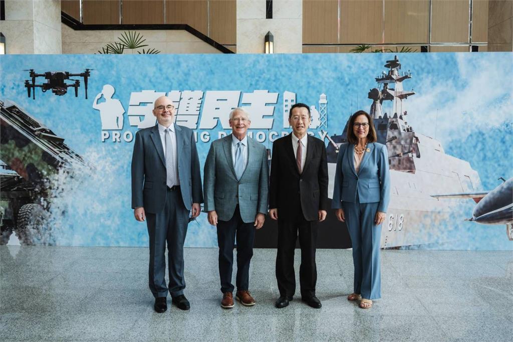快新聞/美參院軍委會主席首訪台 顧立雄接待強化台美防衛合作