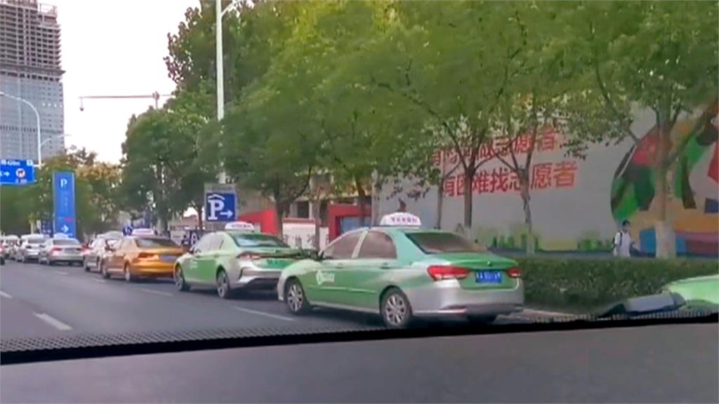 中國中壯年也失業　滿街計程車時薪不到100元
