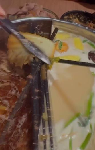 真的「筷」煮鍋！　火鍋撈出塑膠筷！店家回應了