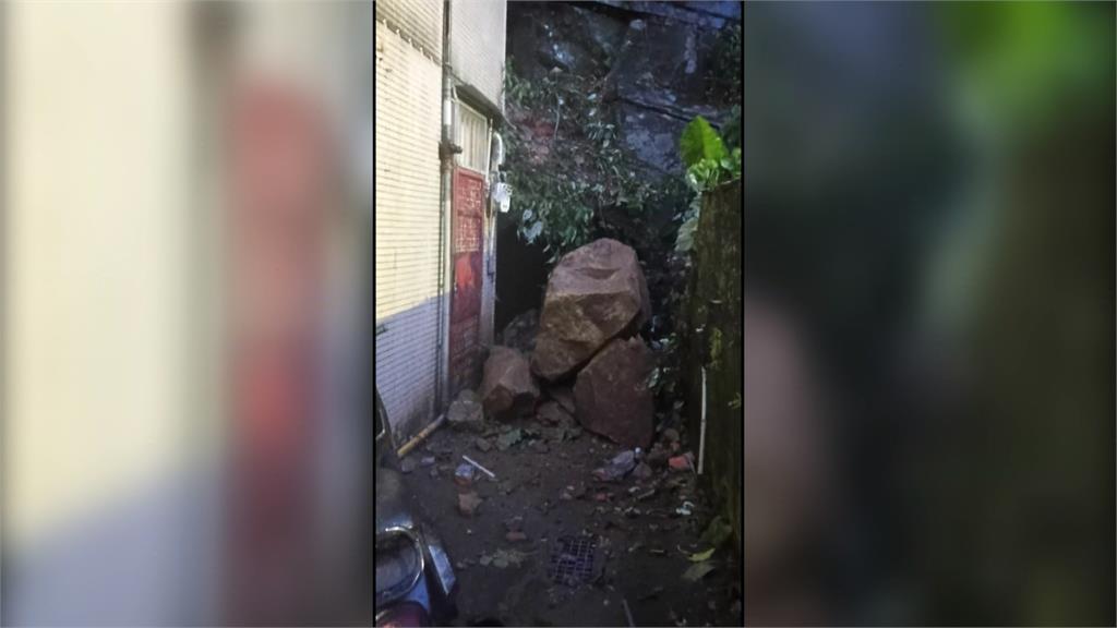 基隆民宅遭巨石砸穿　當地里長：過去只有小石塊掉落