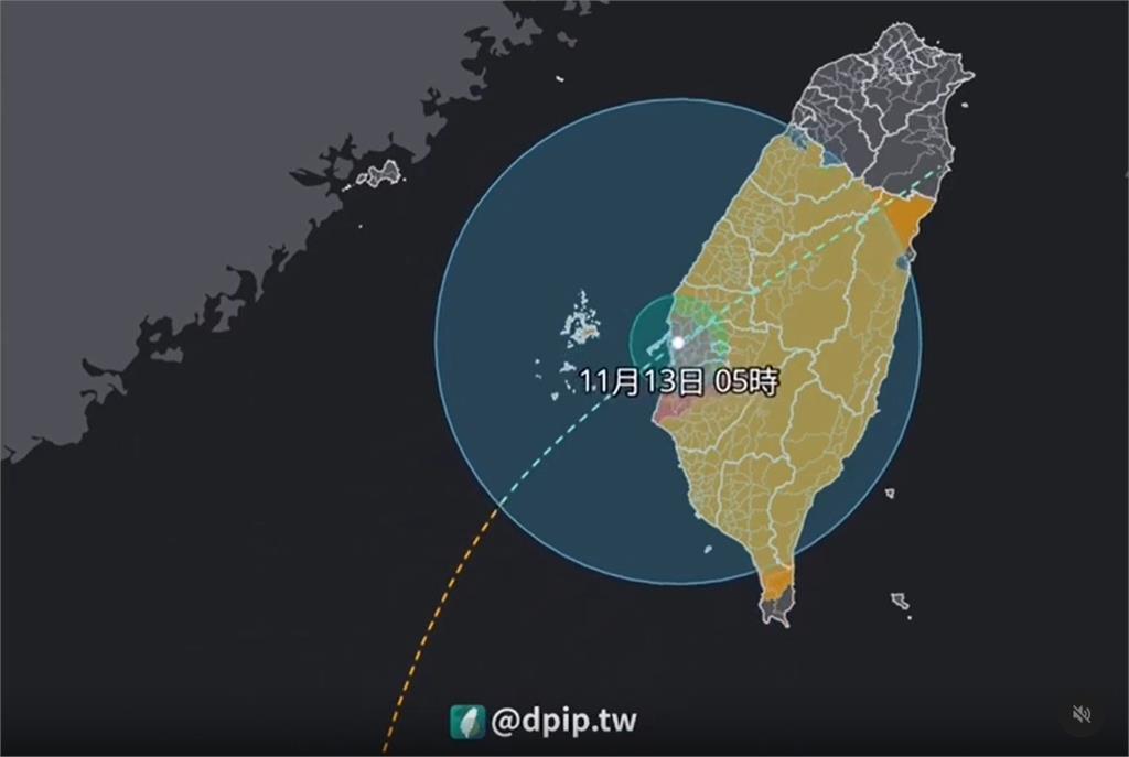 鳳凰颱風「C字大鬼轉」襲台！網一看路徑「完美閃過這1處」祈禱：天佑台灣…