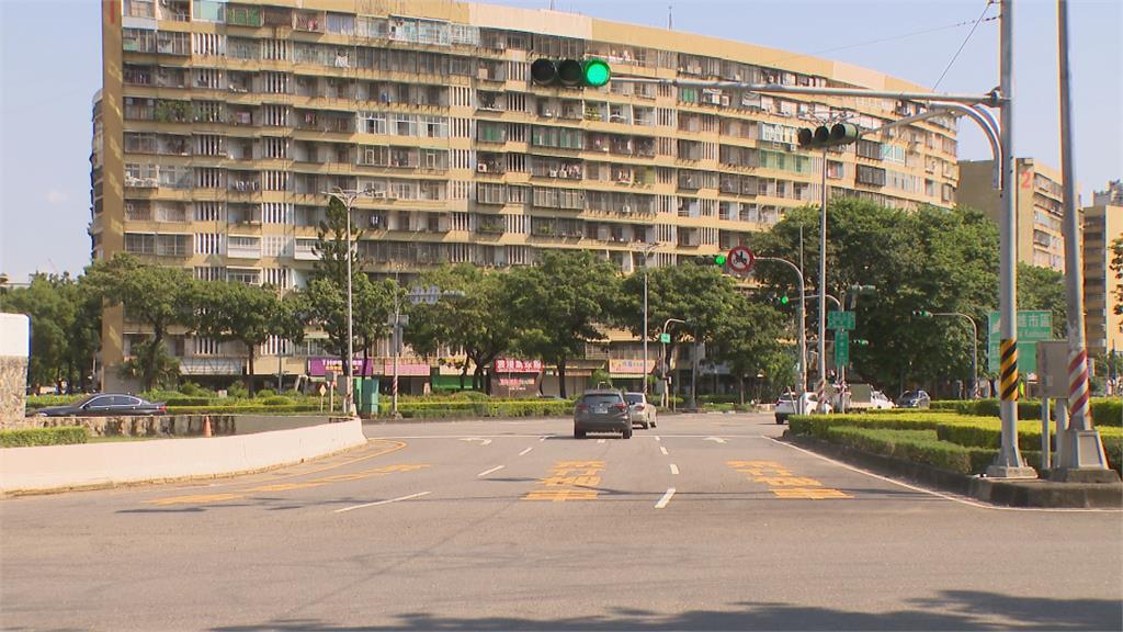 左營南門圓環「環中環」 交動動線複雜釀車禍 明年改建成大十字路口