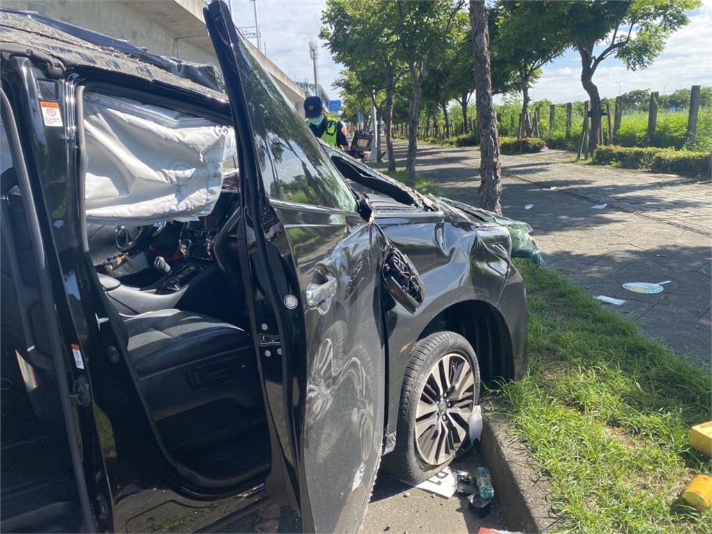 快新聞/立委蔡易餘嚴重車禍 親曝「身體狀況」:人生跑馬燈走了三圈