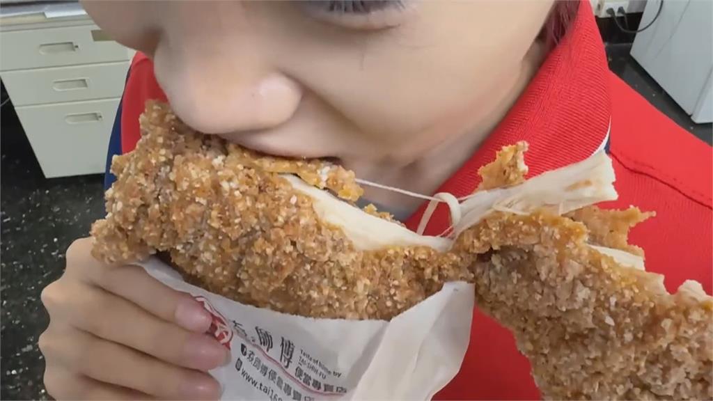 便當店跨足超商賣大雞排　飲料店超蝦新品期間限定