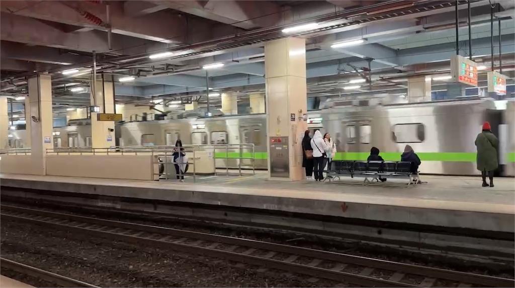 恐怖!台鐵列車「車窗突爆裂」 疑似溫差過大導致