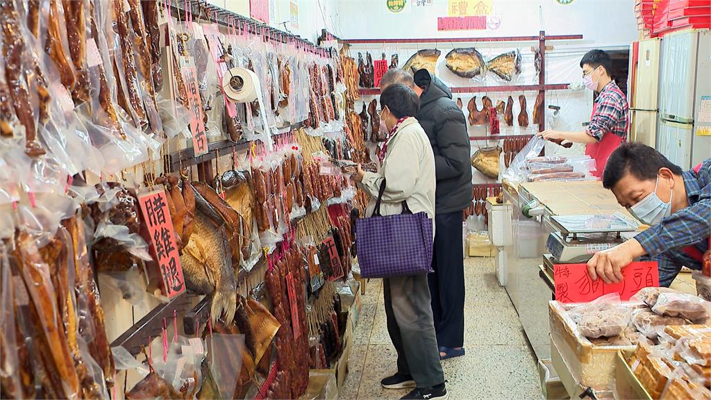 疫情解封、台商回流　過年送禮夯！台北70年臘肉老店生意搶搶滾