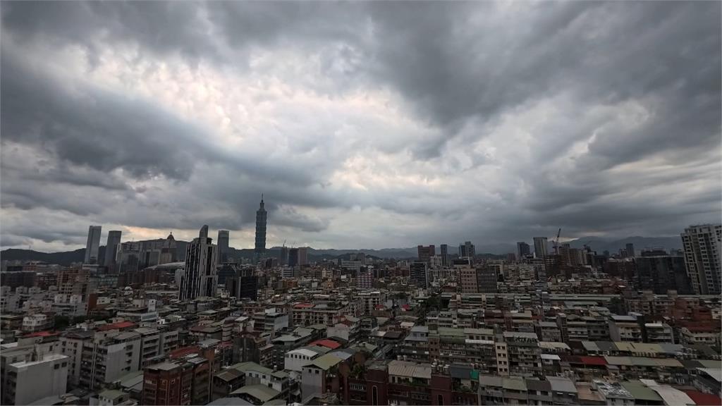 鳳凰將變強颱！　最快週一海警、週二陸警　嘉南登陸機會高